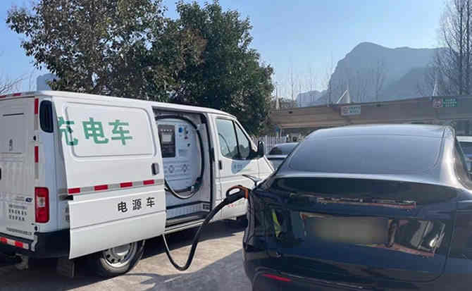 云霄汽车搭电