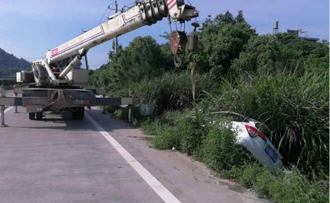 云霄重载吊车救援 云霄重载吊车救援